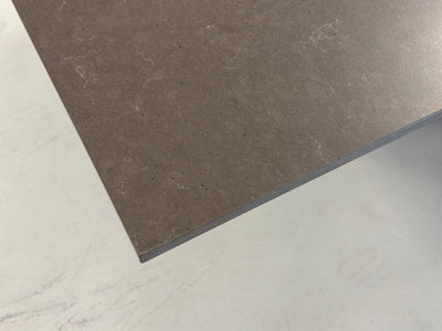 Close-up van het duurzame Silestone Marengo composiet blad