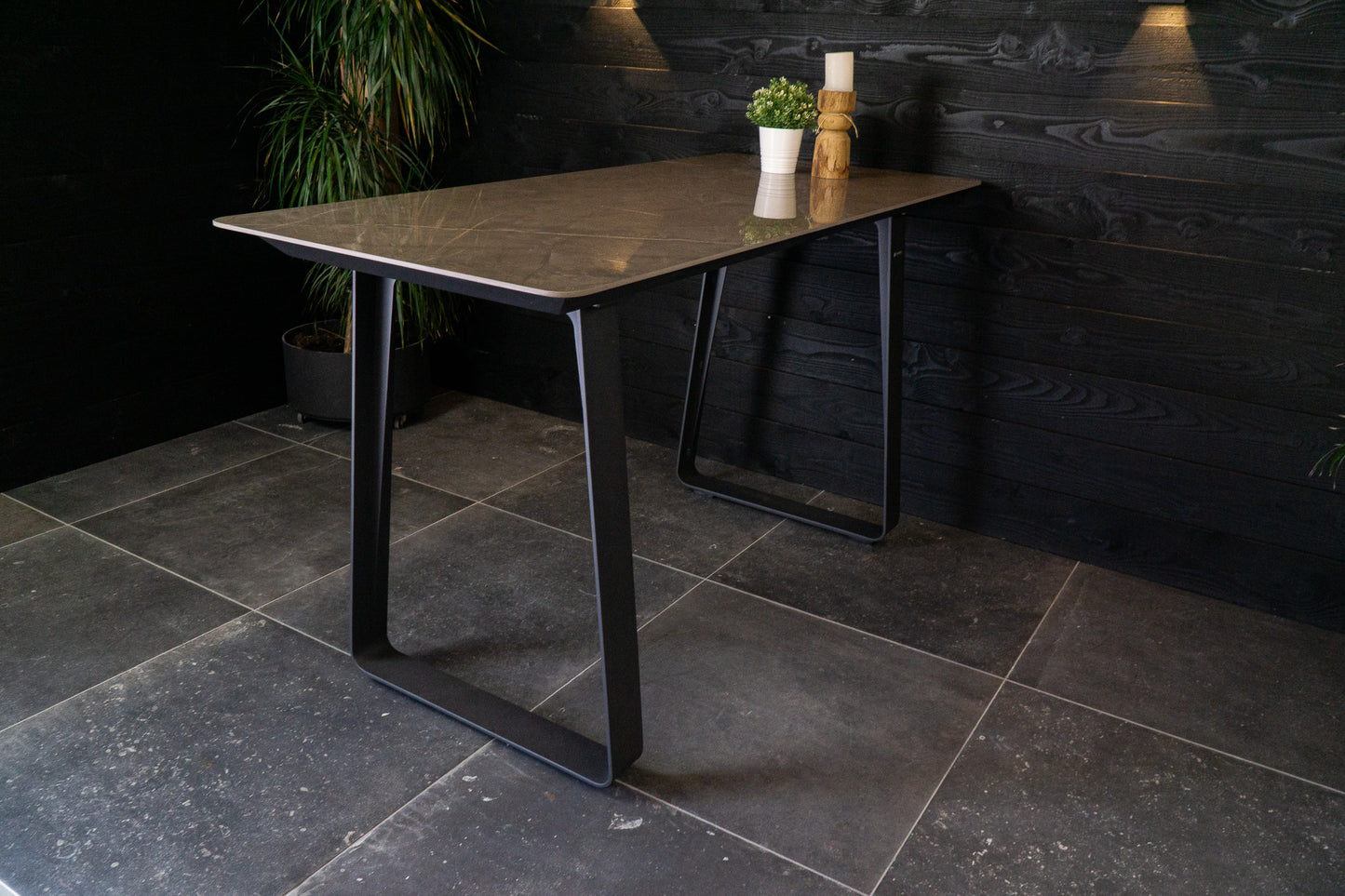 Bartafel Modena charcoal Dekton Korso