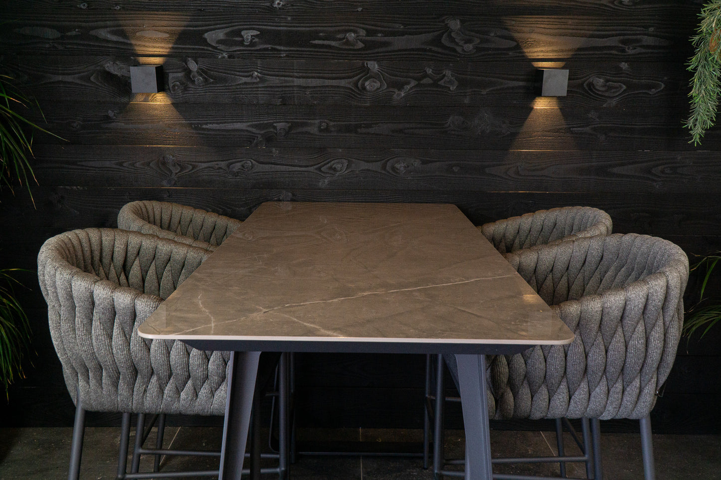 Bartafel Modena charcoal Dekton Korso