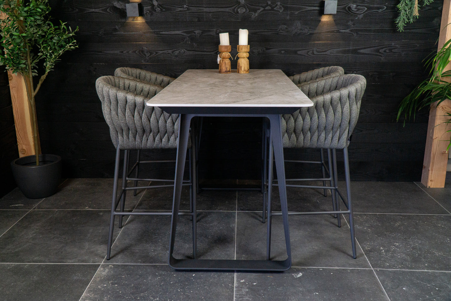 Bartafel Modena charcoal Dekton Vera