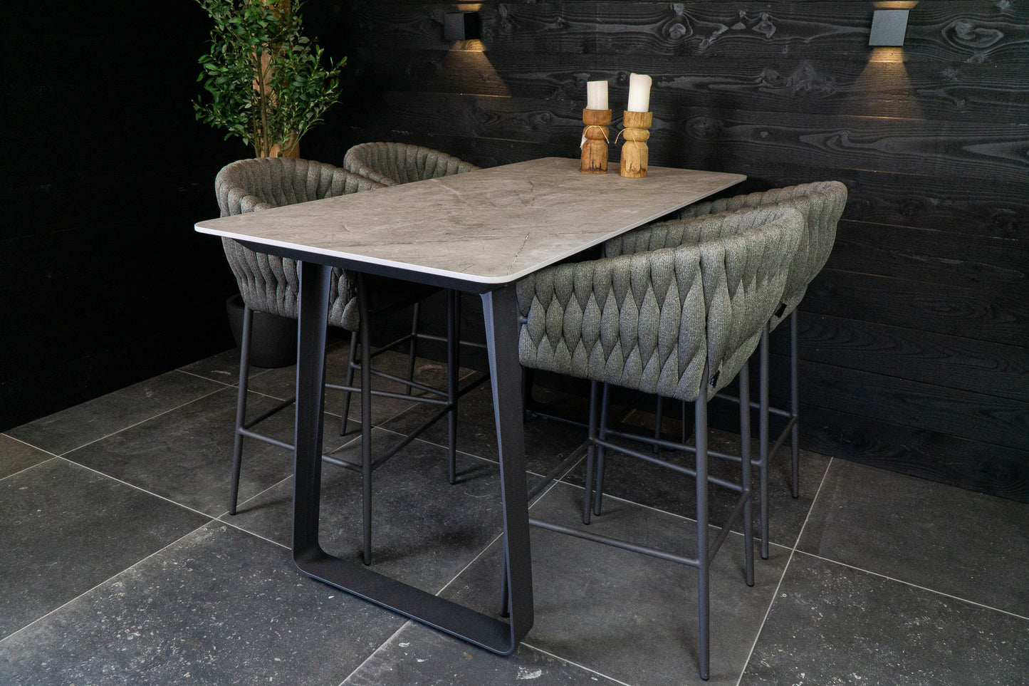 Bartafel Modena charcoal Dekton Vera