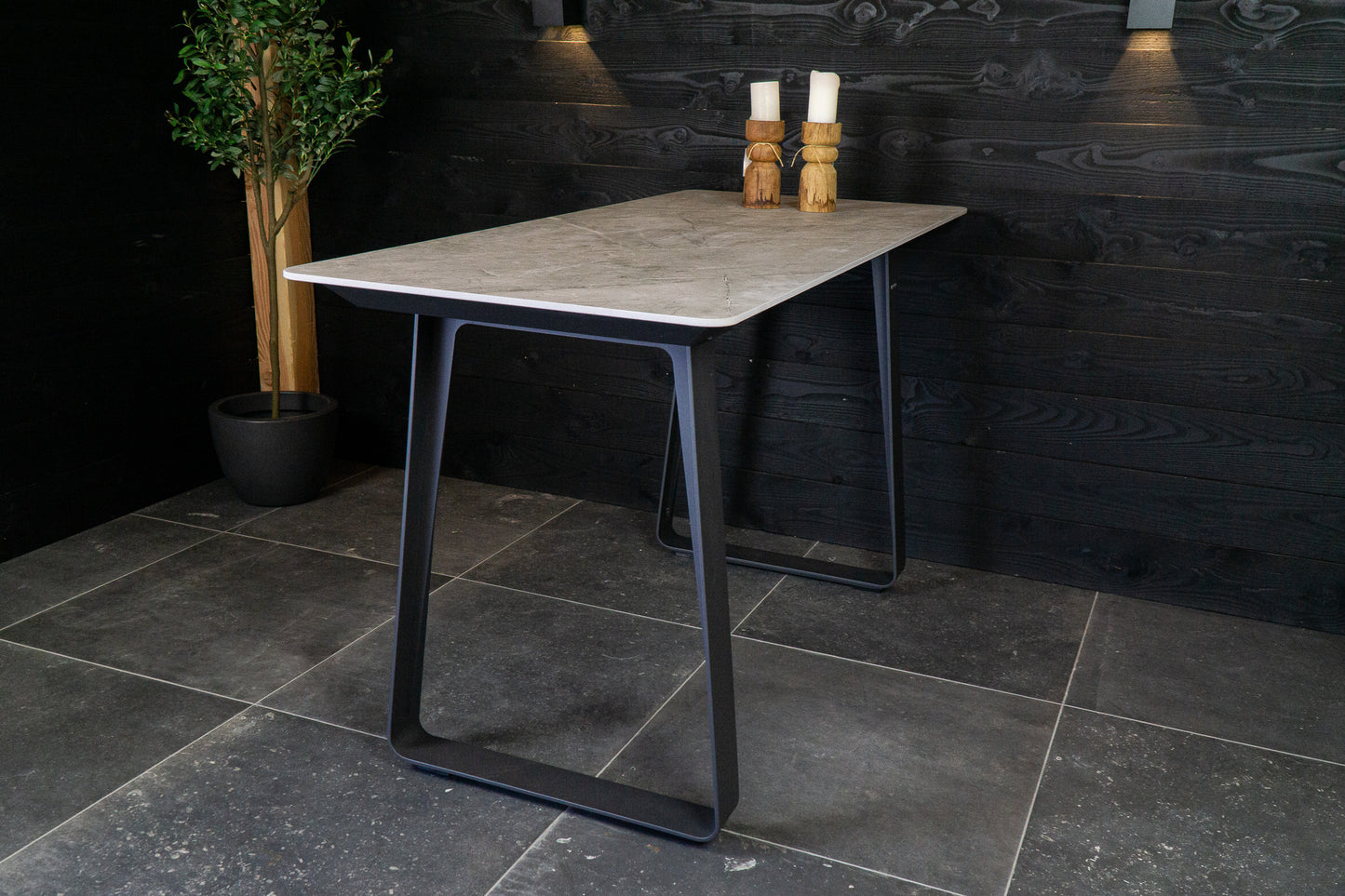 Bartafel Modena charcoal Dekton Vera