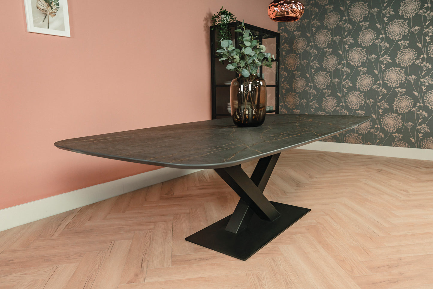 Eettafel Deens Ovaal V-poot Zwart Dekton Laurent