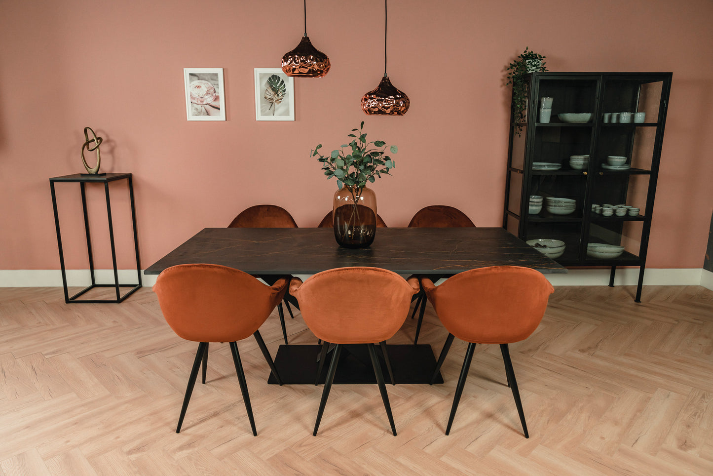 Vooraanzicht eettafel