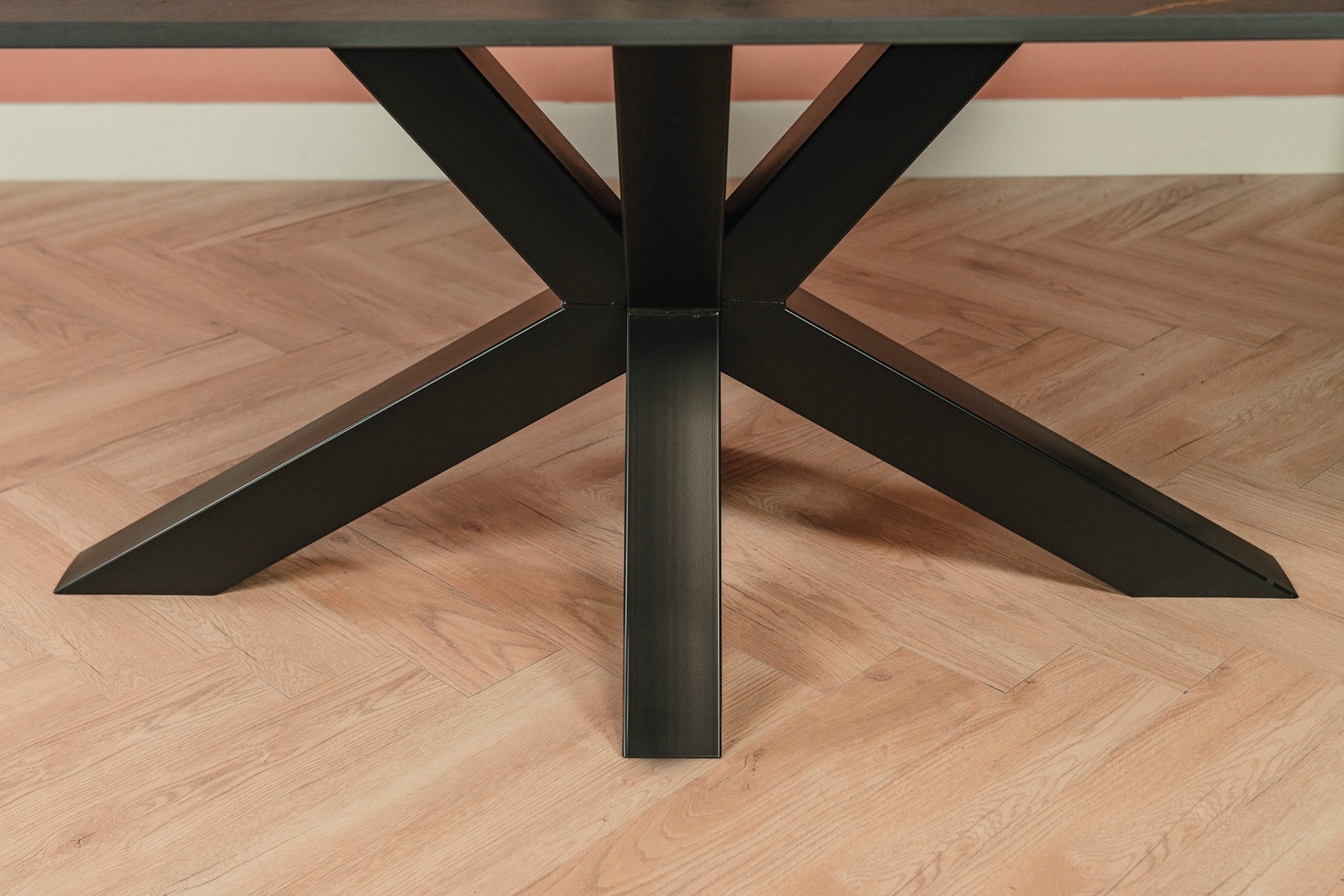 Detailfoto Matrix Zwart onderstel