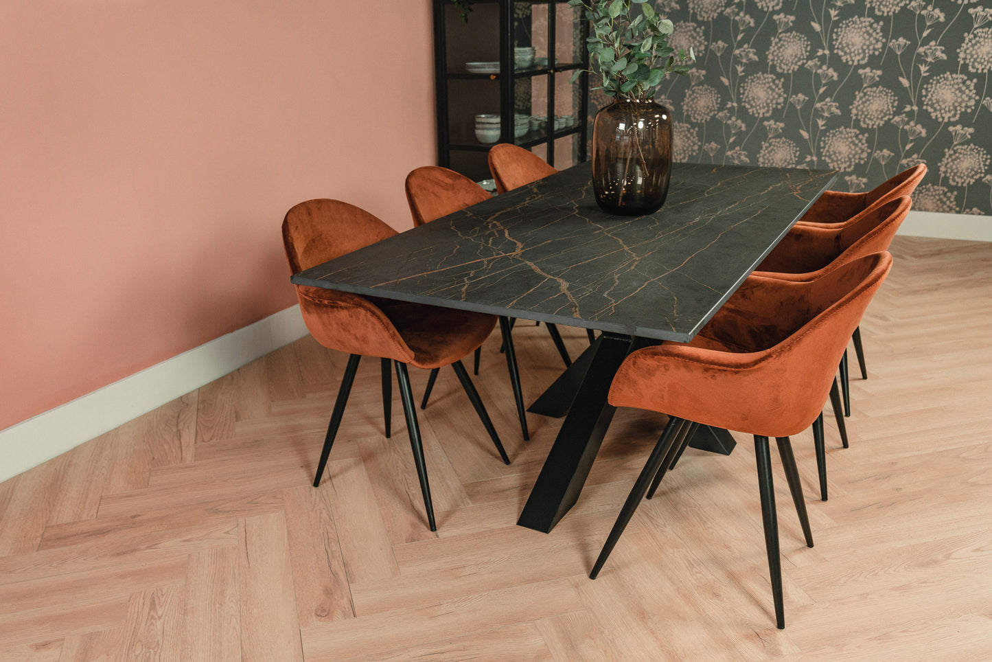 Zijaanzicht eettafel