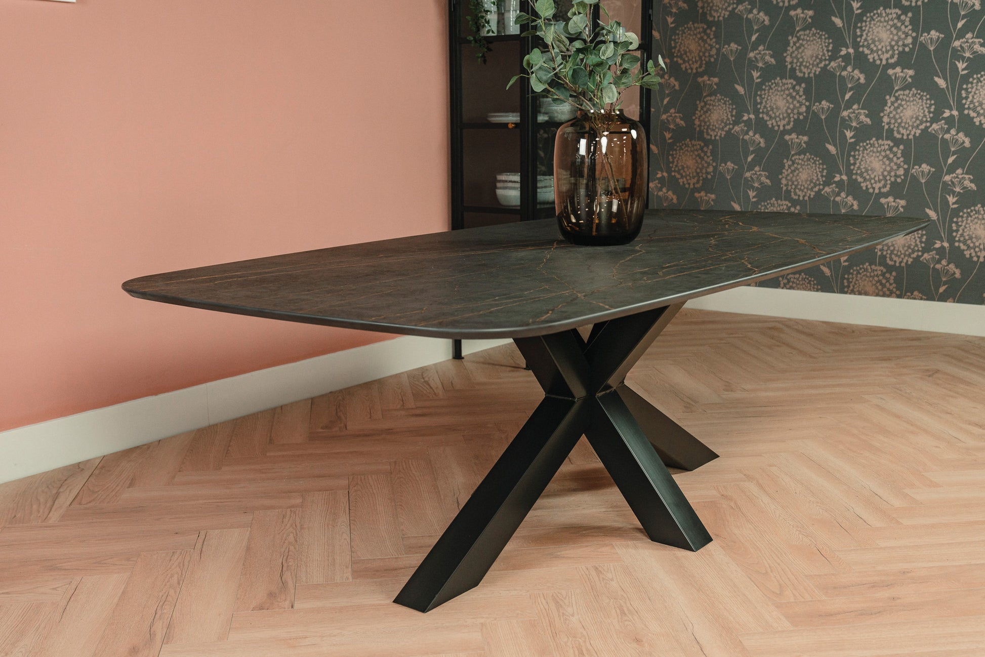 Zijaanzicht eettafel Deens ovaal Dekton Laurent