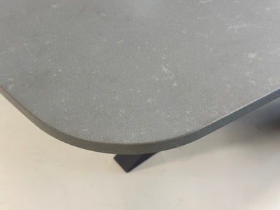 Close-up van het krasbestendige Diresco Beton composiet blad