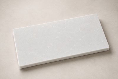 Wit marmerlook plateau van composiet voor stijlvolle woondecoratie