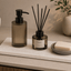 Luxe accessoireplank van natuursteen voor de badkamer