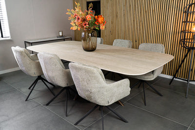 Luxe Deens ovale eettafel van zandkleurig keramiek