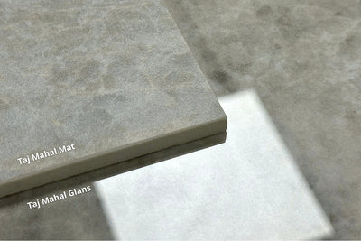 Verschil tussen mat en glans afwerking bij de Marazzi Taj Mahal keramiek eettafel.
