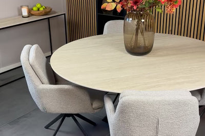 Ronde eettafel Matrix in een lichte setting